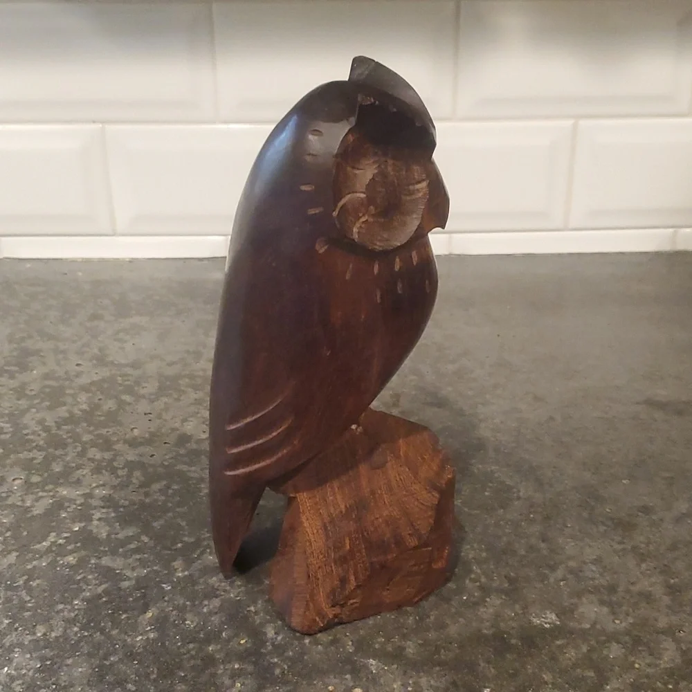 Solid Wood carved owl 8.5 inches tall. - Picture 3 of 4